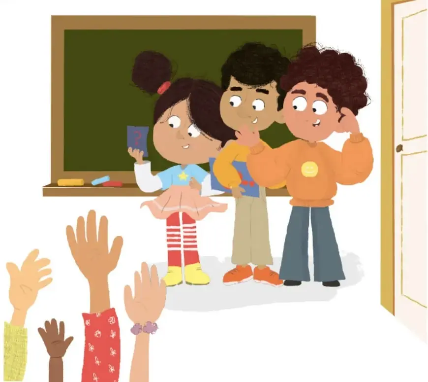 Tres niños frente al pizarrón presentando una cartulina mientras los compañeros levantan las manos; a la derecha se ve una puerta del aula; obra de Cristián Rafael Sánchez Domínguez.