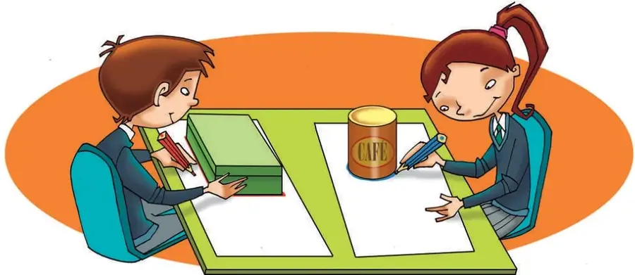 Dos estudiantes en un escritorio; la niña forra una caja verde rectangular y el niño dibuja el contorno de un tarro de café cilíndrico.
