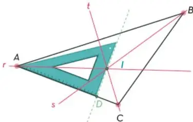 Uso de la escuadra para trazar la perpendicular al lado AC que pasa por I; se marca el punto D.