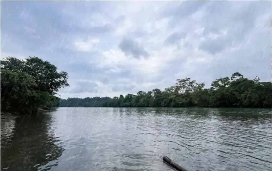 Fotografía del Río Santiago en el cantón Eloy Alfaro.