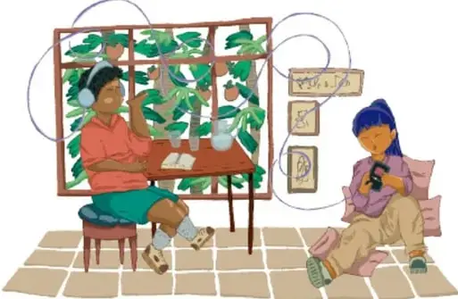 Dos estudiantes grabando una lectura: uno con audífonos sentado ante una mesa junto a una ventana con follaje, y otro sentado en el piso sosteniendo un dispositivo de grabación. Crédito: Luis Fernando Sotelo Gaspar, QUERÉTARO.