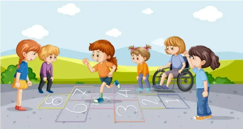 Ilustración de un grupo de niñas y niños jugando en un patio escolar. Una niña salta sobre un juego de rayuela con los números 1 al 8, mientras sus compañeros la observan; uno de ellos usa silla de ruedas. Al fondo hay colinas verdes, árboles y nubes.