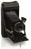 Imagen de una cámara fotográfica antigua dentro de la sección interdisciplinaria sobre historia y fotografía.