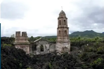 Pintura o ilustración de la erupción del Xitle sobre Cuicuilco.