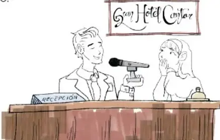 Ilustración de dos personajes en la recepción del Gran Hotel Cantor; uno habla por micrófono y otro escucha.