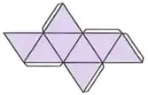 Cuatro opciones ilustradas de desarrollos planos de un octaedro.