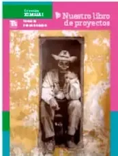 Diagrama de un proyecto parcial de aula ('Modelos y representaciones') con anotaciones que señalan el título azul, el código QR, el ícono del campo formativo y el texto de entrada.