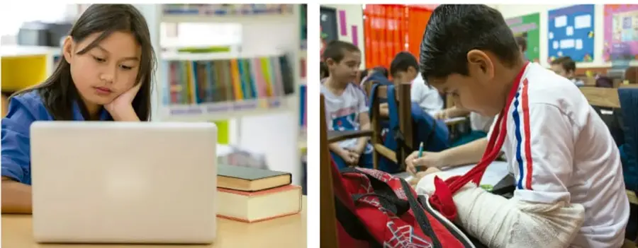 Niña con uniforme escolar escribiendo en una computadora portátil sobre un escritorio, con libros y estantes de biblioteca al fondo.