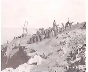 Pintura de un paisaje mexicano con un puente y una vía ferroviaria. Ilustra el impacto tardío de la Revolución Industrial y las dificultades para construir infraestructura vial en Latinoamérica.
