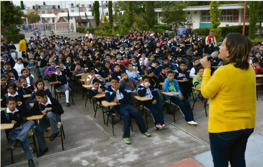 Figura 1 de Colección Ximhai. De lo humano y lo comunitario.   Libro de Educación Secundaria Grado 1°  Ciclo Escolar 2025 - 2026