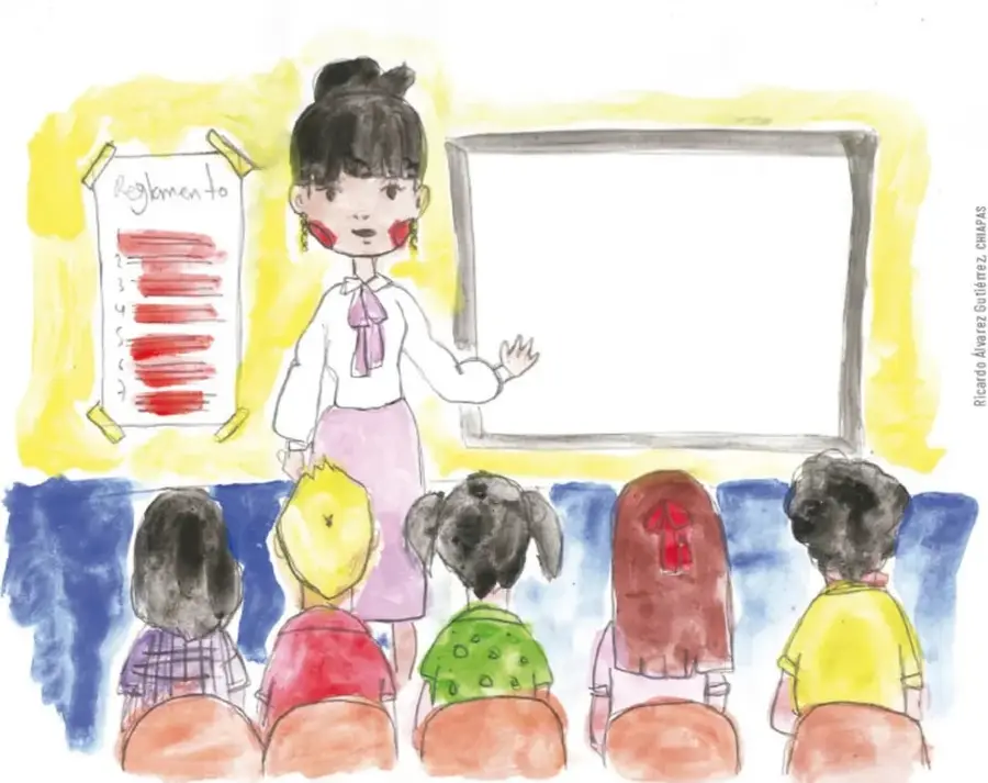 Ilustración a acuarela de una maestra frente a un grupo: a su izquierda cuelga un papel pegado con cinta titulado "Reglamento" con una lista de reglas tachadas en rojo, y ella señala un pizarrón vacío; cinco niños la ven de espaldas sentados en sus pupitres. Firma de Ricardo Álvarez Gutiérrez, Chiapas.