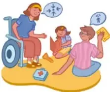 Ilustración de una familia: una persona en silla de ruedas y dos niñas conviviendo, con globos de diálogo.