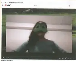 Captura de pantalla de una adaptación audiovisual de 'Las ranas'