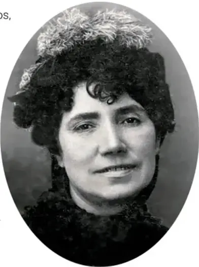 Retrato fotográfico en blanco y negro de Rosalía de Castro, escritora española del siglo XIX.