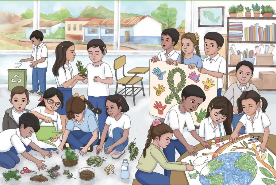 Ilustración de un aula mexicana donde un grupo diverso de niñas y niños colabora: unos trasplantan y riegan plantas, otro bota papel en un bote de reciclaje, y otros pintan en grande un paisaje con las manos pintadas y la Tierra. Por la ventana se ve una comunidad con casas y montañas. Firma de la ilustradora: Marcela Aguiar Lamadrid, SONORA.