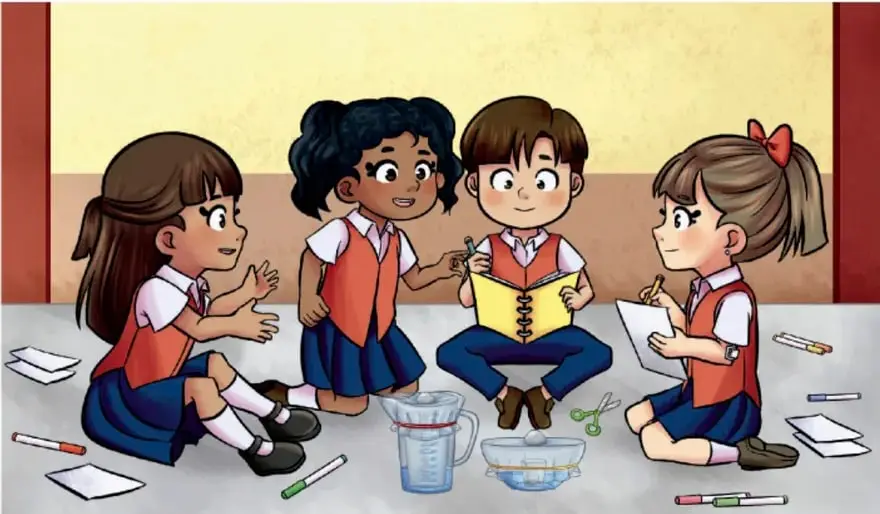 Cuatro estudiantes con uniforme escolar sentados en el piso alrededor de un cuaderno, hojas, colores, tijeras, una jarra con agua y un recipiente de vidrio; al fondo un muro con zócalo rojo. Crédito: Estrella Saral Mata Medina, TAMaULIPAS.