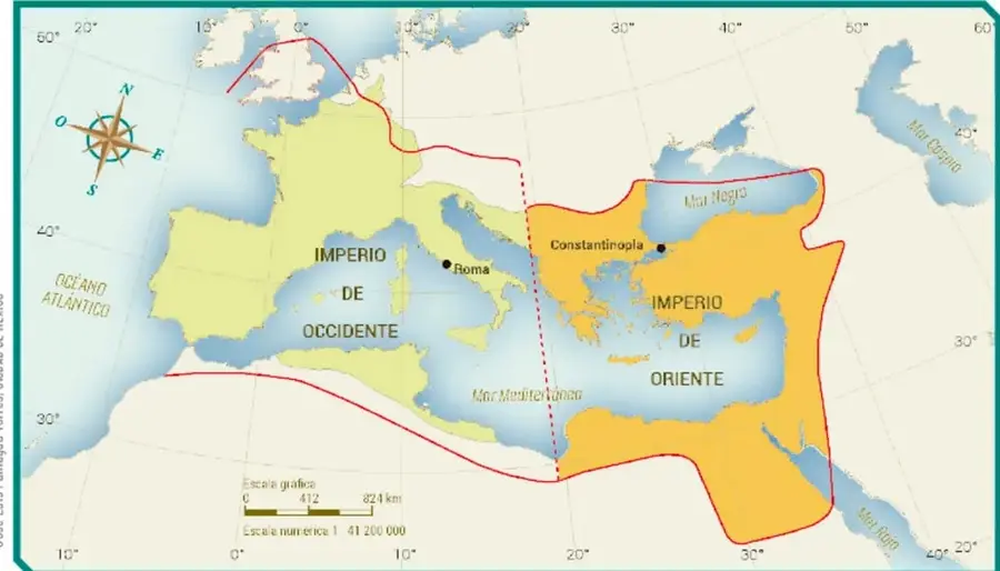 Mapa histórico del Imperio romano dividido en Imperio de Occidente (verde) e Imperio de Oriente (naranja). Se marcan las ciudades de Roma y Constantinopla, los mares Mediterráneo, Negro y Rojo, y el océano Atlántico. Incluye rosa de los vientos y escalas gráfica y numérica.