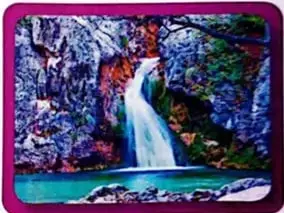 Cascada y agua, relacionada con la función del suelo como filtro y depurador.