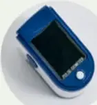 Dispositivo azul pequeño con pantalla digital y pinza para el dedo (oxímetro de pulso).