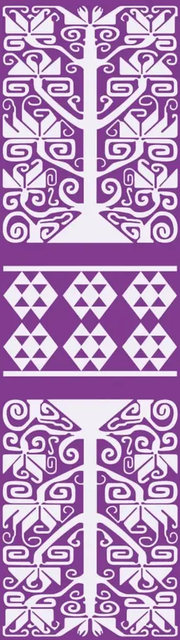 Franja morada con tres motivos decorativos de arte tradicional mexicano: dos grecas con espirales y formas fitomorfas, y entre ellas un patrón de rombos con triángulos.