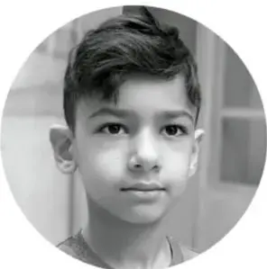 Retrato fotográfico en blanco y negro de un niño de la comunidad, probablemente el alumno que relató la información a la maestra.