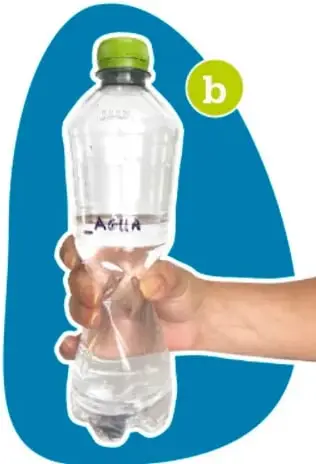 Botella colocada dentro del congelador.
