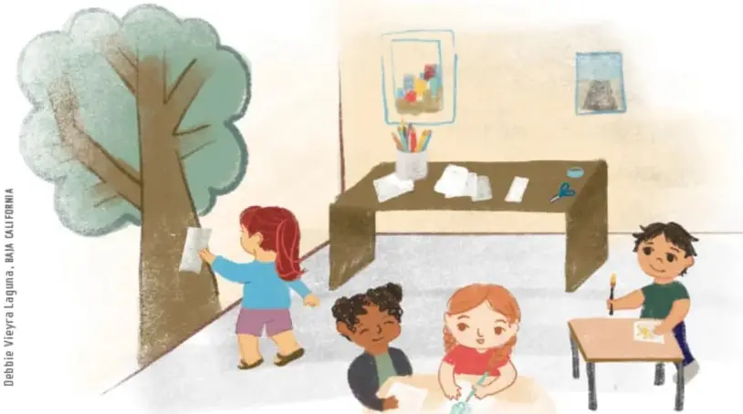 Ilustración de estudiantes trabajando en el aula: una niña pega una hoja en un árbol dibujado, dos niños recortan y pintan en una mesa baja, y otro niño pinta sentado en su pupitre; sobre la mesa hay plumones, tijeras y hojas.