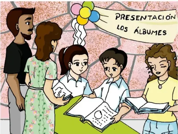 Estudiante sonriente sosteniendo un libro abierto titulado "Mi libro" con una estrella azul.