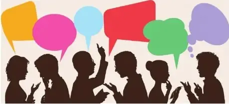 Siluetas de varias personas dialogando frente a globos de conversación de diferentes colores.