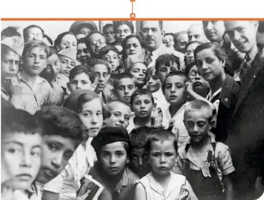 Grabado de Leopoldo Méndez titulado "Comunidades errantes y maestros heroicos", con figuras campesinas.