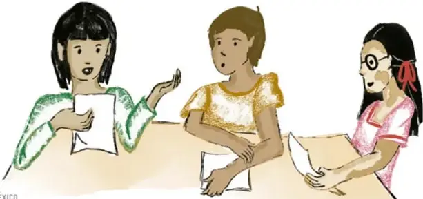 Ilustración de tres niñas revisando documentos en una mesa.