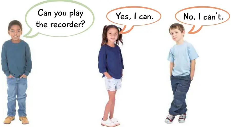 Niño con polera azul y jeans dice: Can you play the recorder?