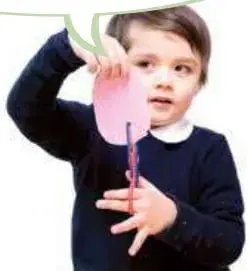 Recuadro con seis prendas para recortar: shorts, T-shirt, jumper, dress, boots y trousers.