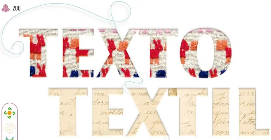 Título "TEXTO TEXTIL" en letras grandes recortadas sobre tejidos: la palabra TEXTO sobre una tela bordada con animales rojos y azules, y TEXTIL sobre un papel con escritura antigua manuscrita, unidas por un hilo azul.
