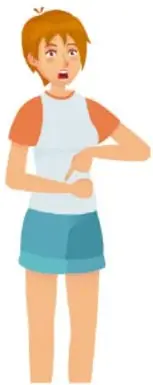 Niña pelirroja con playera naranja y short azul mira su muñeca y pregunta ¿Qué hora es?