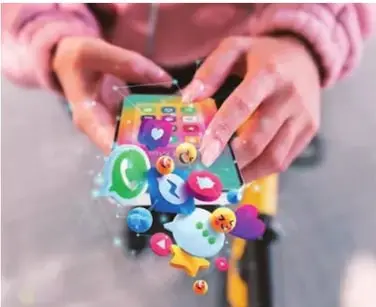 Fotografía con un teléfono y emojis/iconos de redes sociales flotando alrededor de una persona joven.