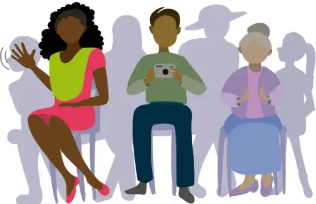 Ilustración de un grupo de personas sentadas: una mujer de vestido rosa y verde que saluda con la mano, un joven con cámara fotográfica y una señora mayor con suéter morado, acompañados de siluetas de público. Debajo aparece el crédito 'Angélica Guadalupe Mendía Martínez, BAJA CALIFORNIA SUR'.