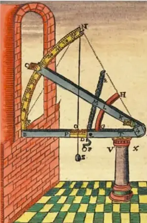 Grabado histórico de un cuadrante astronómico montado en una pared de ladrillo, instrumento usado por Tycho Brahe para medir posiciones de astros.