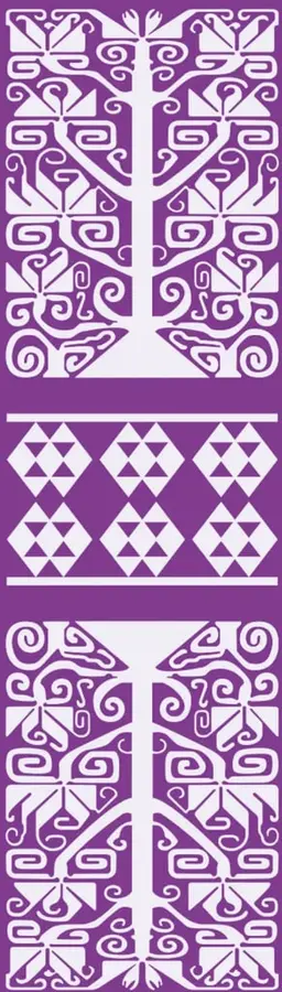 Franja decorativa de color morado con motivos geométricos y vegetales estilizados (árboles, rombos con triángulos), estilo arte popular mexicano.