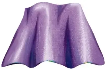 Una tela o prenda morada con pliegues y brillo, que ejemplifica la textura.
