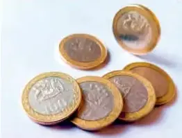 Grupo de monedas metálicas (alternativa B de la pregunta 4).