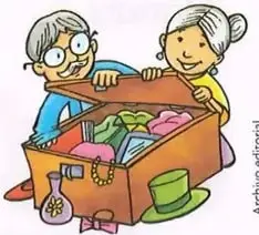 Dos personas mayores revisan un baúl con ropa y objetos familiares.