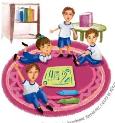 Ilustración de cuatro niños sentados en círculo sobre un tapete rosado mirando un mapa o dibujo con símbolos, en un aula con estantería y mesa. Crédito: Nidia Alejandra Hernández Hernández, Ciudad de México.
