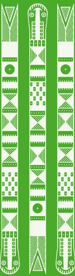 Tres figuras verticales estilizadas de color blanco sobre fondo verde, con motivos geométricos (triángulos, rombos, círculos, cuadros) y rasgos antropomorfos en los extremos, evocando arte textil o cerámico indígena prehispánico, símbolo de la diversidad cultural mexicana.