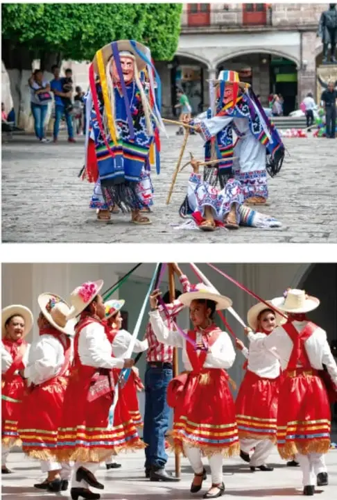 Grupo de personas bailando alrededor de un palo con cintas de colores (danza de cintas o palo volador), con trajes y sombreros.