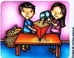 Ilustración de dos niños manipulando y pesando arroz.