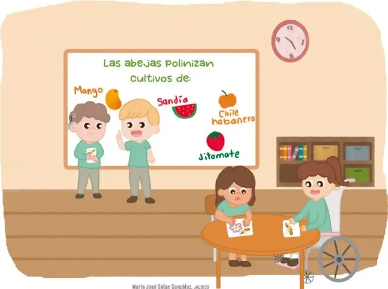 Ilustración de un salón de clases con dos niños de pie junto a un pizarrón que dice 'Las abejas polinizan cultivos de: mango, sandía, chile habanero y jitomate', y dos niñas sentadas en una mesa, una de ellas en silla de ruedas.