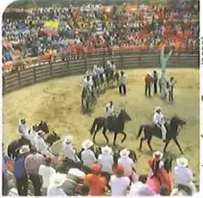 Varias imágenes relacionadas con tradiciones ecuatorianas, actividades comunitarias y comidas tradicionales.