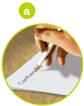 Mano escribiendo la palabra Contenido en una hoja.