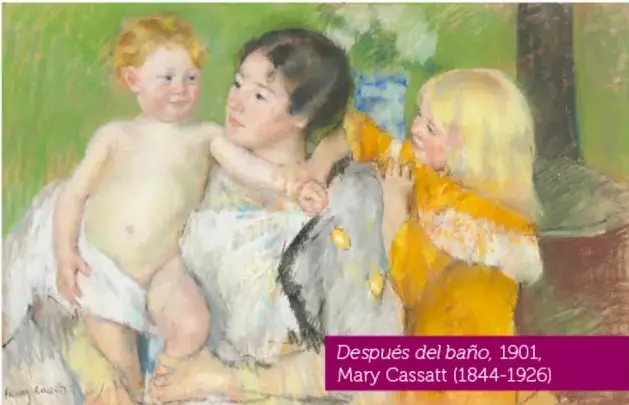 "Después del baño", 1901: madre sentada peinando con cariño a su hija pequeña, vestida de blanco; paleta de tonos rosados, verdes y azules.